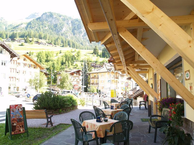 Hotel Ladina Campitello di Fassa Bagian luar foto